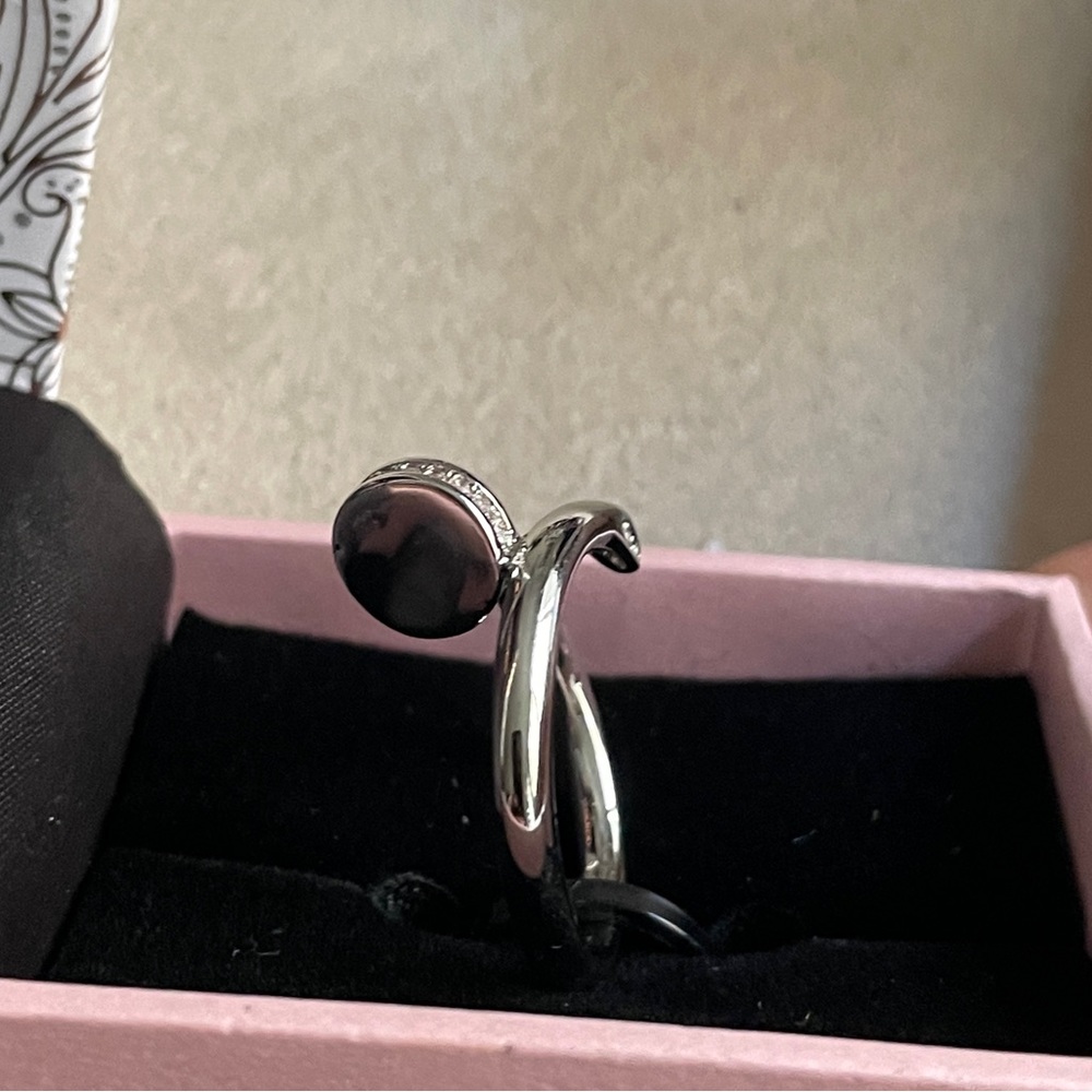 Peermont Rhodium Plated CZ crystal Nail Ring, NWOT. Size 9 - Picture 7 of 16